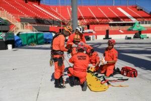 Imagem da notícia - Parintins 2023: Corpo de Bombeiros realiza simulados de ocorrência em pontos estratégicos da Ilha Tupinambarana