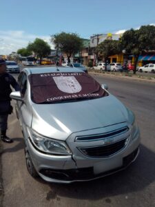 Imagem da notícia - Com apoio do “Paredão”, Polícia Militar apreende veículo com restrição de roubo oriundo do Rio de Janeiro