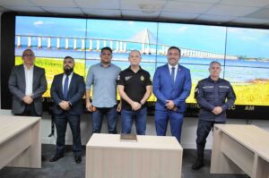 Imagem da notícia - Secretário de Estado de Segurança Pública, general Carlos Alberto Mansur participa de reunião com a PF, PRF, PMAM, PC-AM e Seap 