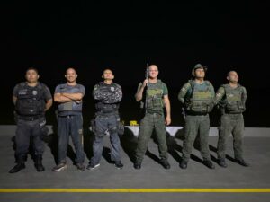 Imagem da notícia - Base Arpão: SSP-AM retira e apoia moradores de área de desbarrancamento em Coari