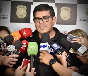 Imagem da notícia - PC-AM prende dupla por decapitar homem e atear fogo em seu corpo, após morte premeditada