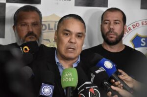 Imagem da notícia - Trio é preso por invadir e roubar convidados em festa de casamento no bairro Flores