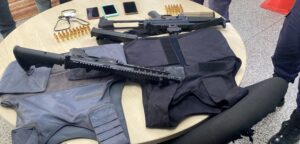 Imagem da notícia - PMAM prende integrantes de organização criminosa e apreende dois fuzis