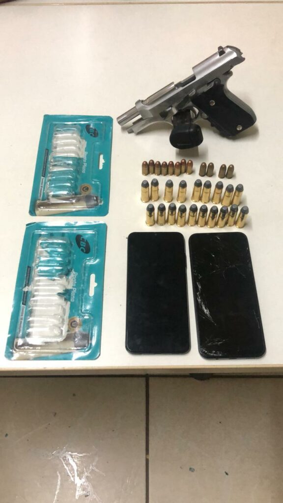 PMAM OCORRENCIA EM IRANDUBA TRIO E PRESO PELA POLICIA MILITAR DO AMAZONAS COM ARMA DE FOGO E MUNICO