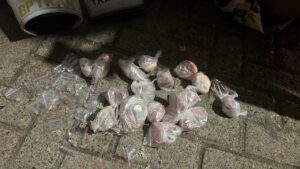 Imagem da notícia - Operação Impacto: Polícia Militar do Amazonas prende homem com quase 500 trouxinhas de drogas