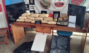 Imagem da notícia - Disque 181: Denúncia resulta na prisão de seis pessoas e na apreensão de entorpecentes em Japurá 