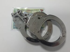 Imagem da notícia - Procurado por roubo é preso por equipe do IIACM e PC-AM ao solicitar Carteira de Identidade Nacional  