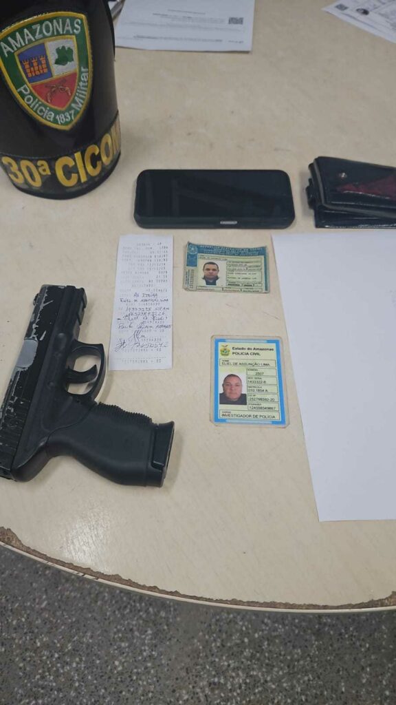 PMAM EM OPERACAO 01 HOMEM E PRESO COM DOCUMENTOS FALSOS FOTO DIVULGACAO PMAM