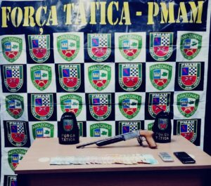Imagem da notícia - Operação Impacto: Em Parintins, Polícia Militar prende um homem e apreende um adolescente por tráfico de drogas e porte ilegal de arma de fogo