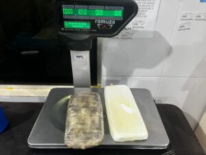 Imagem da notícia - Base Tiradentes: Em Manaquiri, homem é preso com tabletes de drogas em embarcação