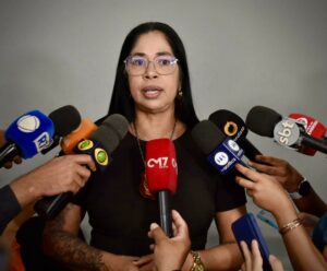 Imagem da notícia - PC-AM prende dupla por manter adolescente em cárcere privado e praticar estupro coletivo contra ela