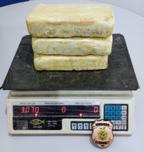 Imagem da notícia - Polícia Civil prende mulher com três quilos de cocaína em embarcação