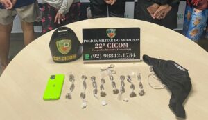 Imagem da notícia - Polícia Militar do Amazonas prende dois homens e apreende adolescente em posse de drogas