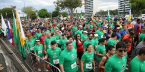 Imagem da notícia - PMAM entrega kits da Corrida Tiradentes no Shopping Grande Circular