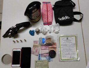 Imagem da notícia - Em Iranduba, Polícia Militar do Amazonas prende dois homens, apreende arma e drogas