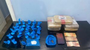 Imagem da notícia - Em Maraã, PC-AM prende homem com maconha e cocaína transportadas de Japurá para Maraã