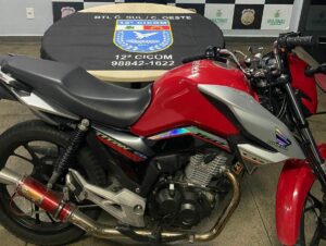 Imagem da notícia - PMAM prende homem com motocicleta adulterada na zona centro-sul de Manaus