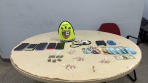 Imagem da notícia - Operação Impacto: PMAM prende cinco homens em flagrante por tráfico e apreende drogas em Manaus