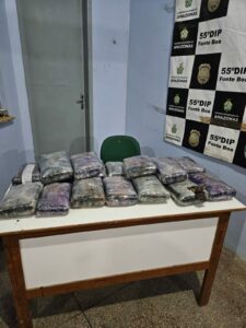 Imagem da notícia - Em Fonte Boa, PC-AM prende duas jovens que estavam transportando 22 quilos de maconha em lancha