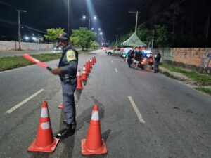 Imagem da notícia - Operação Impacto: Dupla é presa com metralhadora caseira no bairro Jorge Teixeira