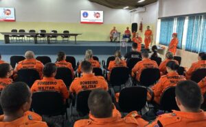 Imagem da notícia - Corpo de Bombeiros realiza treinamento com instrutores do programa Bombeiro Mirim