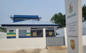 Imagem da notícia - Polícias Civil e Militar prendem homem por agredir fisicamente a ex-companheira em Santo Antônio do Iça