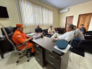 Imagem da notícia - Corpo de Bombeiros, prefeito de Envira e vereadores de Codajás  discutem implantação de bases da corporação