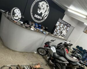 Imagem da notícia - Operação Pronta Resposta: Em seis dias PC-AM prende cinco homens por roubo de motocicletas em galpão no bairro Tarumã