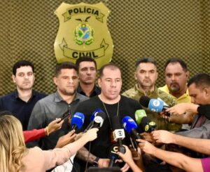 Imagem da notícia - Polícia Civil apresenta resultado da operação policial em resposta ao ataque à viatura da instituição