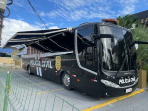 Imagem da notícia - Carnaval na Floresta 2025: Delegacia Móvel da PC-AM irá reforçar a segurança nos desfiles das escolas de samba