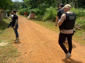 Imagem da notícia - Operação Queda do Céu: PC-AM prende três militares da FAB e outros dois indivíduos por esquema de envio de drogas em voos da Força Aérea e lavagem de dinheiro