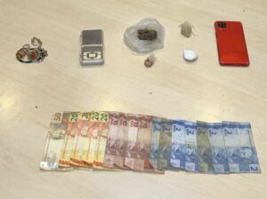 Imagem da notícia - Polícia Militar do Amazonas prende homem que vendia drogas, na zona centro-oeste