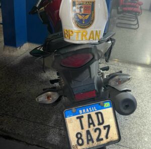 Imagem da notícia - Polícia Militar do Amazonas prende dois homens por receptação de motocicletas com restrição de furto