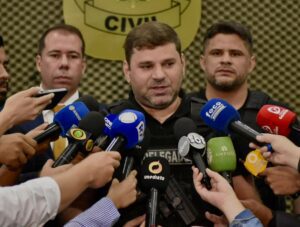 Imagem da notícia - PC-AM e PCPA prendem homem condenado a mais de 11 anos de prisão por roubo majorado e estelionato