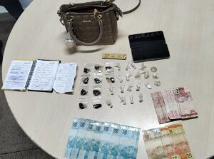 Imagem da notícia - Polícia Militar do Amazonas prende quatro pessoas por venda e consumo de drogas