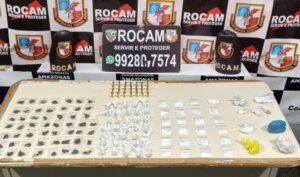 Imagem da notícia - Em Coari, Polícia Militar do Amazonas prende dupla e apreende mais de 100 porções de drogas