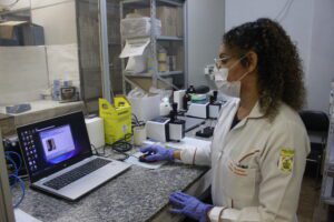 Imagem da notícia - Laboratório de Entorpecentes auxilia Forças de Segurança na comprovação de substâncias ilícitas