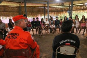 Imagem da notícia - Corpo de Bombeiros certifica indígenas para reforçar combate aos incêndios florestais na região metropolitana de Manaus
