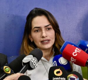 Imagem da notícia - PC-AM prende homem por tentativa de feminicídio, estupro de vulnerável, exploração sexual e ameaça contra enteada