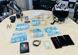 Imagem da notícia - Pronta resposta: PC-AM recupera R$ 4,9 mil roubados de empresa de cosméticos e prende autores em flagrante