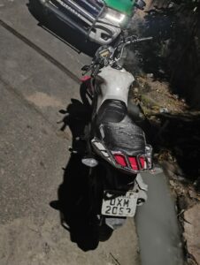 Imagem da notícia - Polícia Militar do Amazonas prende dois homens em posse de moto adulterada e apreende três veículos
