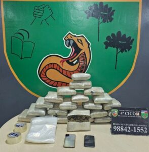 Imagem da notícia - Polícia Militar do Amazonas prende dupla e apreende 23 tabletes de droga na zona leste
