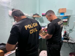 Imagem da notícia - RecuperaFone: PC-AM prende donos de assistência técnica por posse de celular com restrição de roubo ou furto