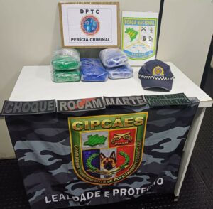 Imagem da notícia - Base Arpão III: PMAM apreende cinco tabletes de entorpecentes escondidos em uma embarcação