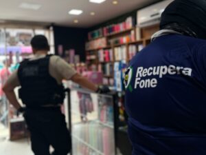 Imagem da notícia - RecuperaFone: PC-AM prende homem e apreende 29 celulares irregulares durante fiscalização em lojas e assistências técnicas