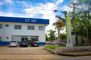 Imagem da notícia - Operação Promessa Vazia: Polícia Civil prende sócia-proprietária de empresa por estelionato na venda de veículos em Manaus