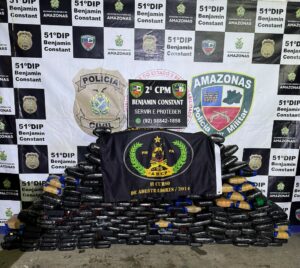 Imagem da notícia - Em Benjamin Constant, PMAM prende homem e apreende 226 quilos de drogas escondidos sob piso de frigorífico de barco