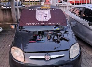 Imagem da notícia - Polícia Militar do Amazonas recupera aparelhos celulares roubados e apreende carro usado em ações criminosas