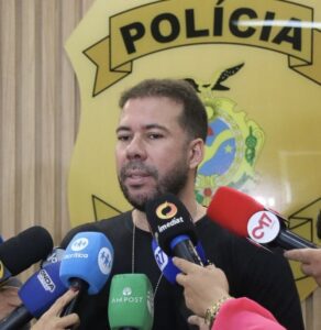 Imagem da notícia - Homem que circulava com o corpo do pai idoso no Centro de Manaus é preso por ameaçar e injuriar a ex-namorada 