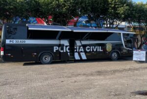 Imagem da notícia - Festival de Parintins 2025: Delegacia Móvel da Polícia Civil reforça segurança no Porto da Ilha Tupinambarana